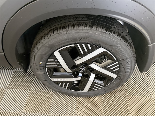 2026 Nissan Kicks SV photo 2