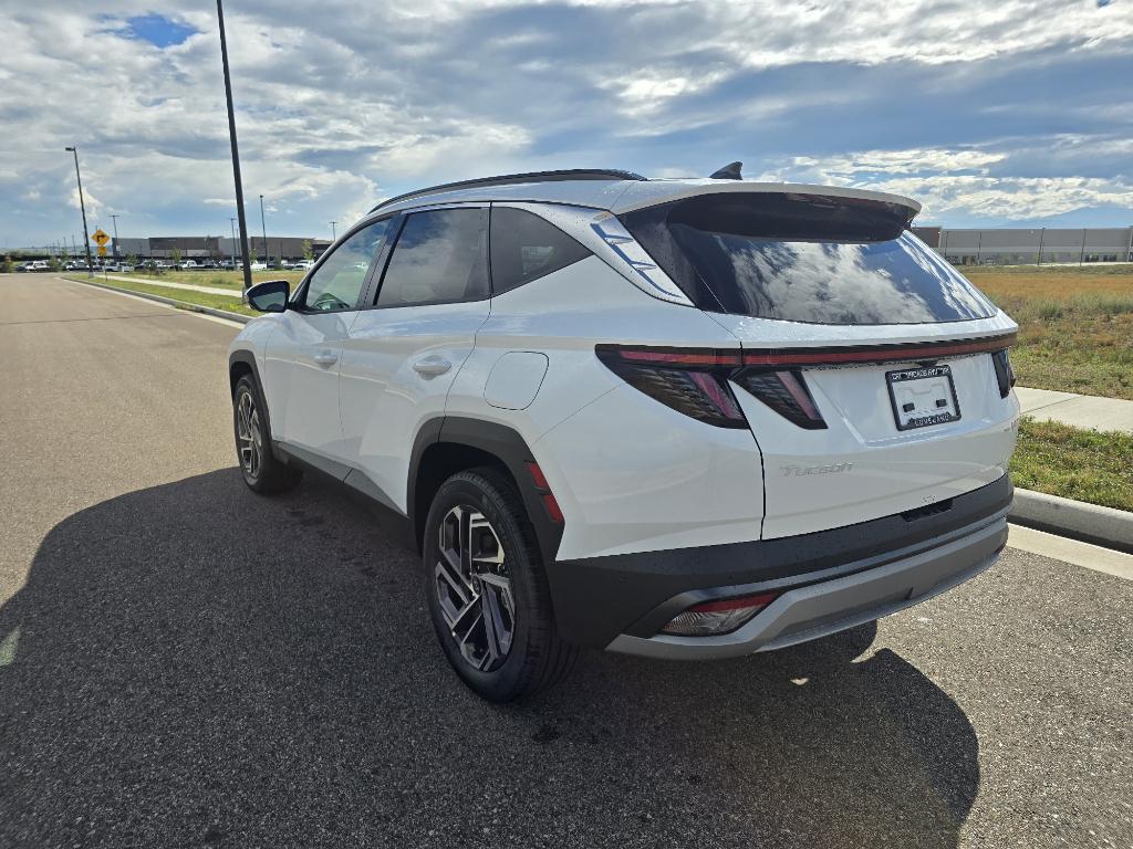 2025 Hyundai Tucson Hybrid Limited photo 3