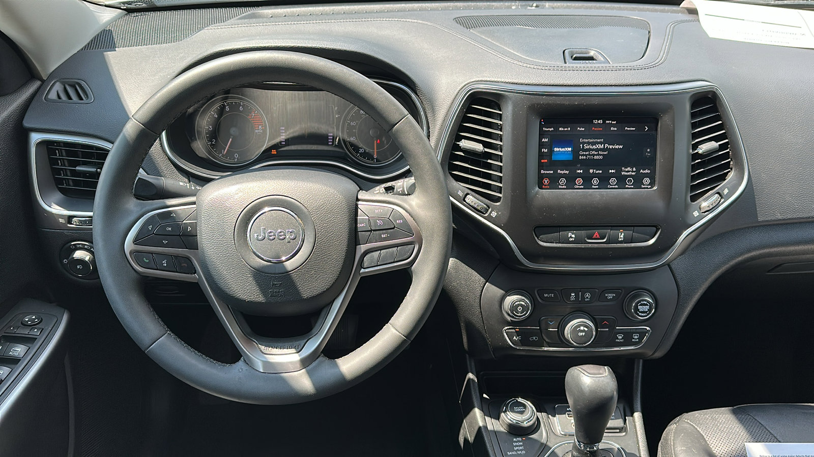 2021 Jeep Cherokee Latitude Lux photo 24