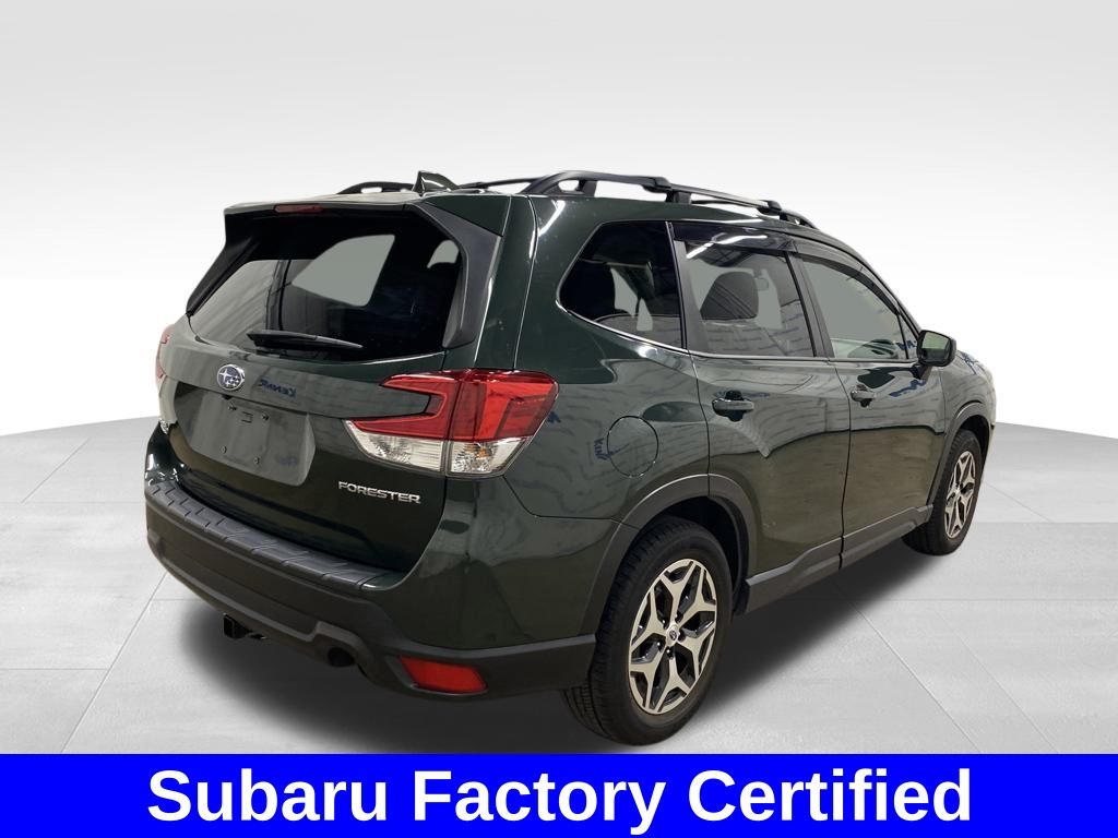 2023 Subaru Forester Premium photo 4