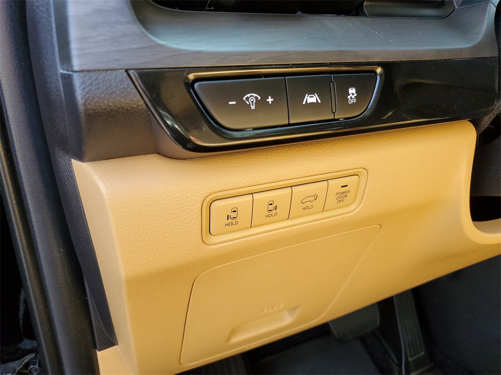 2022 Kia Carnival EX photo 8