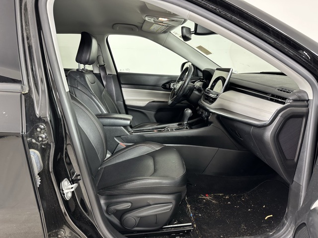 2022 Jeep Compass Limited photo 9