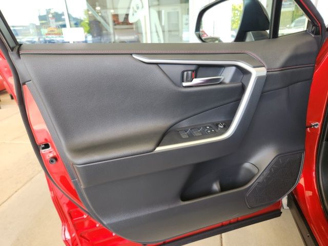 2025 Toyota RAV4 Hybrid XSE photo 12