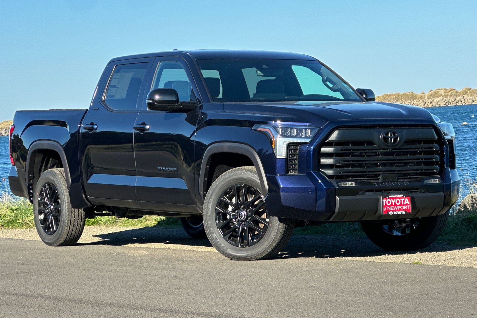 Tundra　英語版 New 2025 Toyota Tundra Platinum PLATINUM CREWMAX 6.5 in Newport