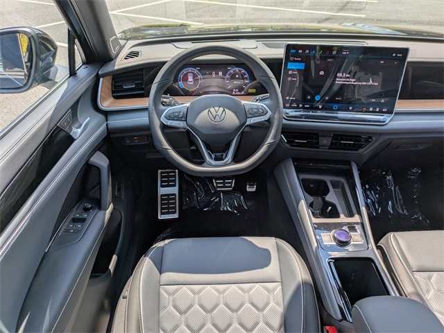 2025 Volkswagen Tiguan SEL R-Line Black photo 12