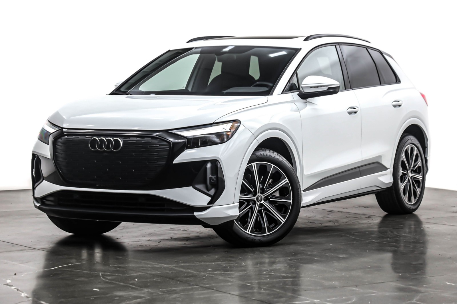 2022 Audi Q4 e-tron Premium Plus's photo
