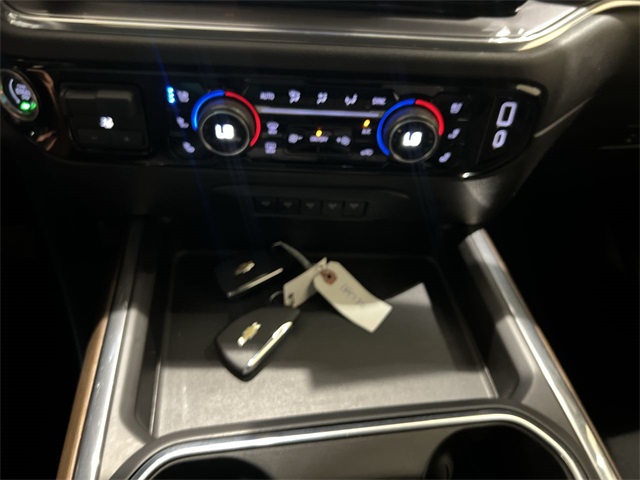 2024 Chevrolet Silverado 3500HD High Country photo 17