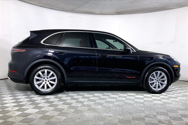 2022 Porsche Cayenne Platinum Edition photo 7