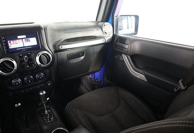2015 Jeep Wrangler Unlimited Rubicon photo 18