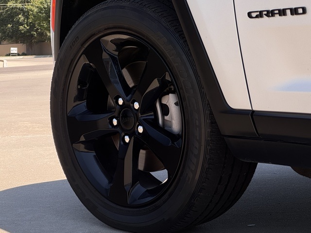 2023 Jeep Grand Cherokee Altitude photo 11