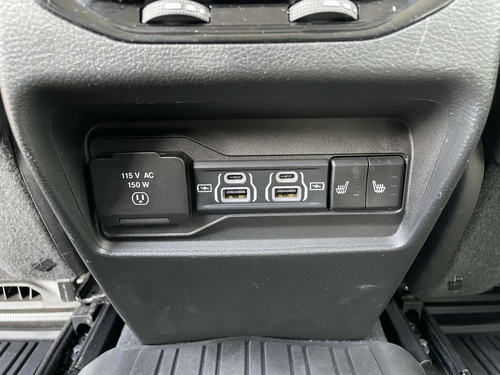 2023 Jeep Grand Cherokee Limited photo 2