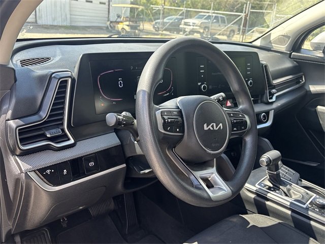 2023 Kia Sportage LX photo 2