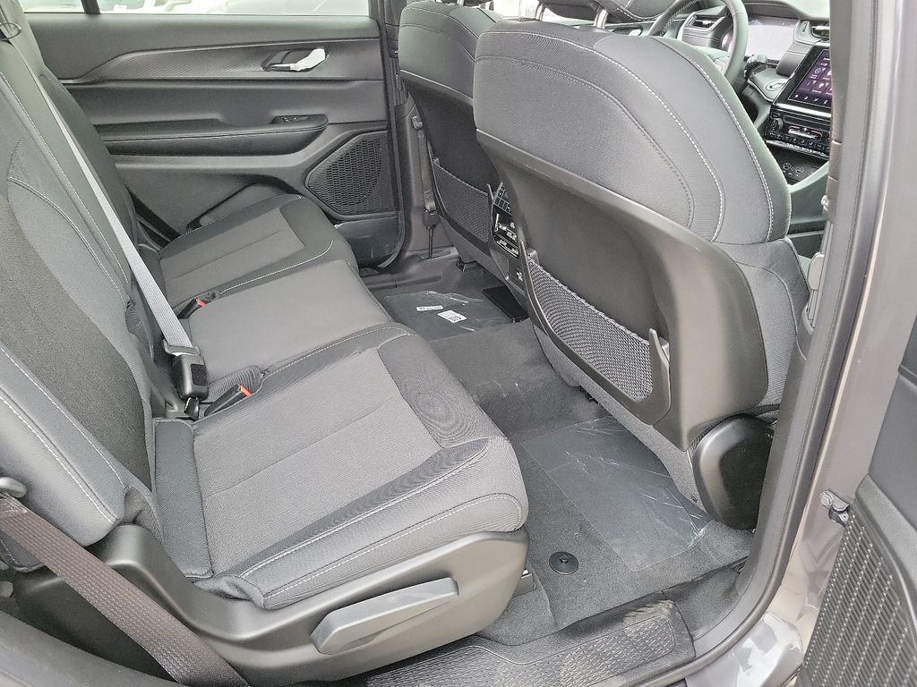 2025 Jeep Grand Cherokee Laredo X photo 10