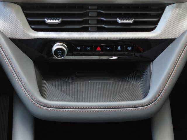 2025 Ford Explorer photo 9