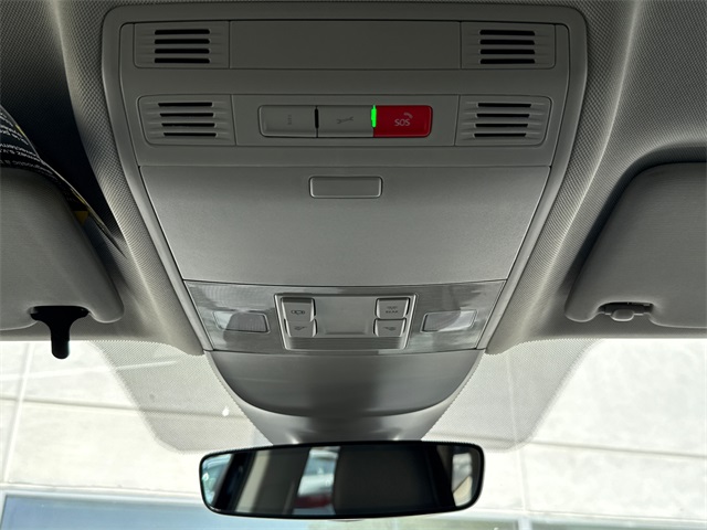 2025 Volkswagen Taos SE photo 23