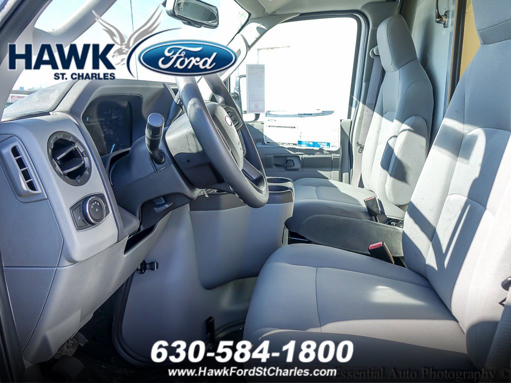 2023 Ford E-350 photo 8