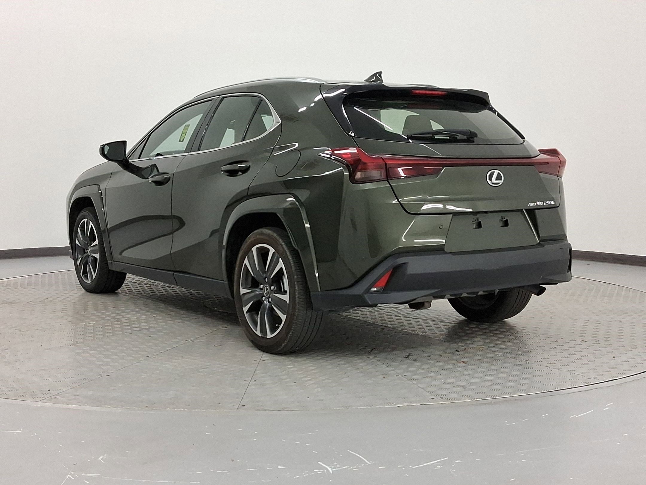 2024 Lexus UX 250h Premium photo 3