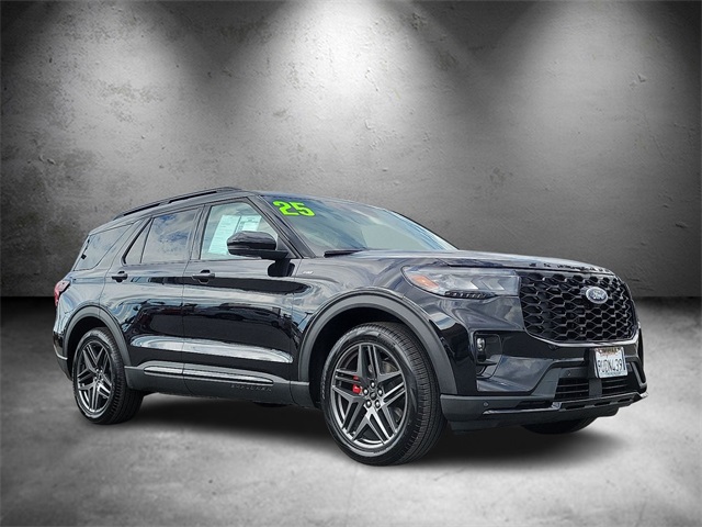 2025 Ford Explorer ST-Line photo 2