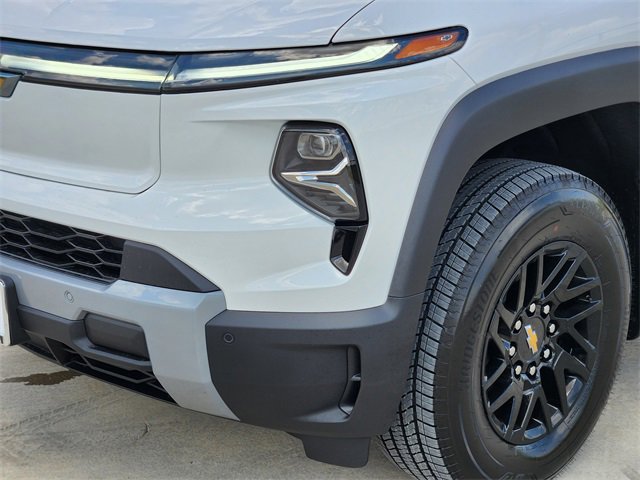 2026 Chevrolet Silverado EV LT photo 6