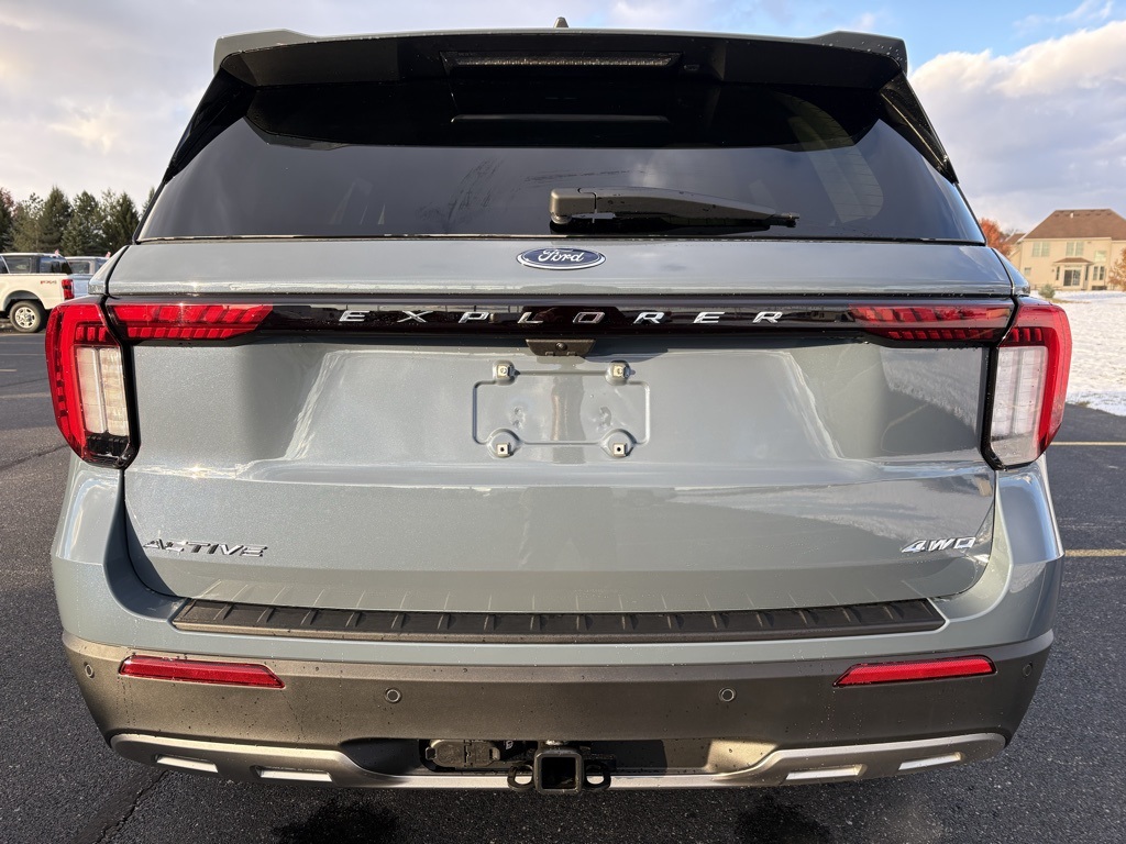 2026 Ford Explorer photo 4