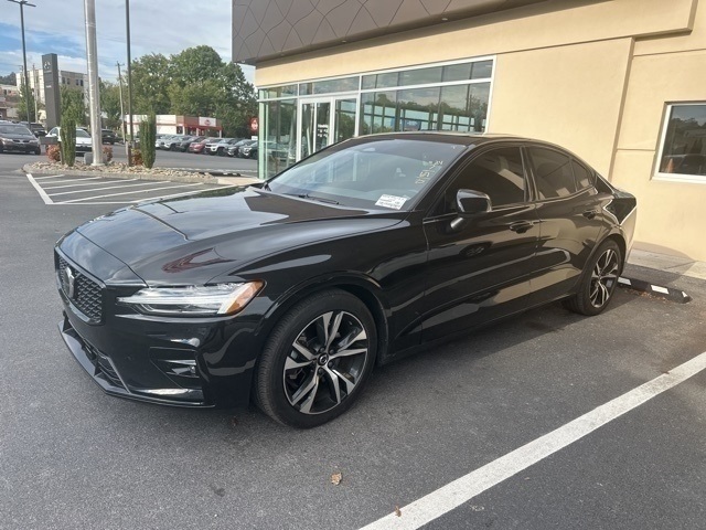2025 Volvo S60 B5 Core photo 2