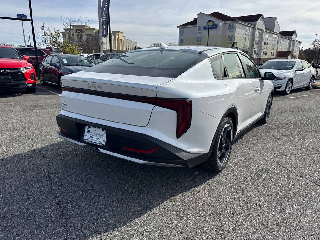 2025 Kia K4 EX photo 3