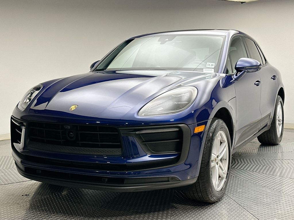 2024 Porsche Macan Base's photo