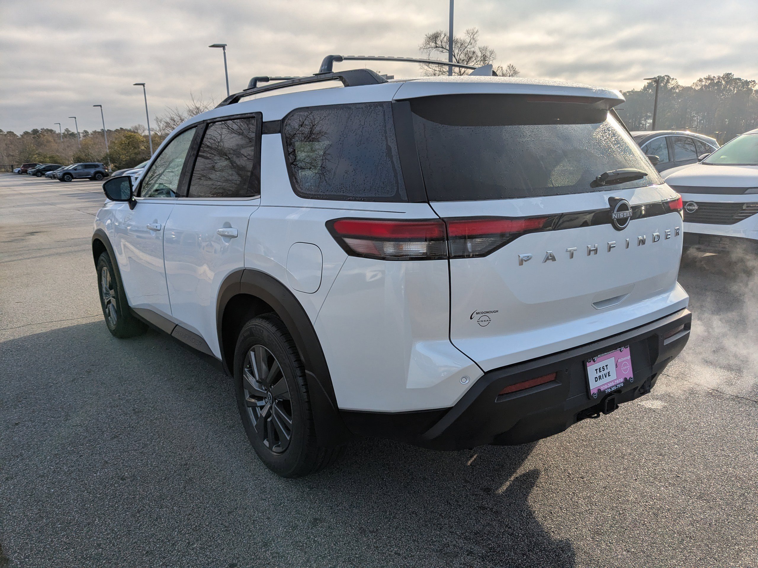 2025 Nissan Pathfinder SV photo 2