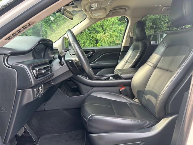 2022 Lincoln Aviator Standard photo 36