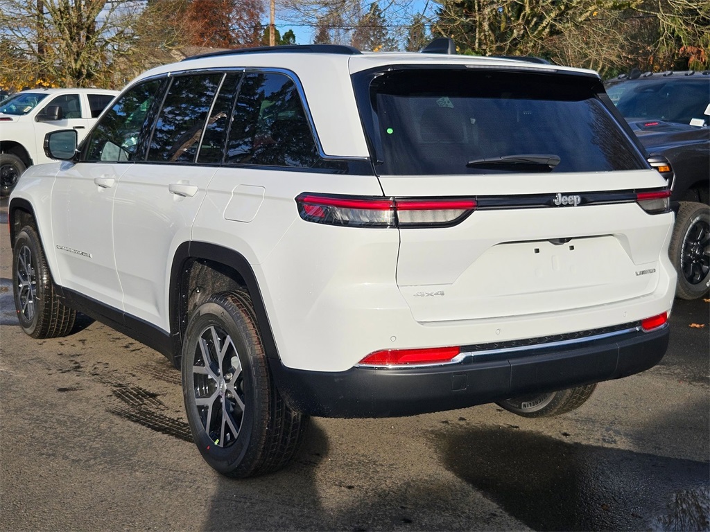 2025 Jeep Grand Cherokee Limited photo 2