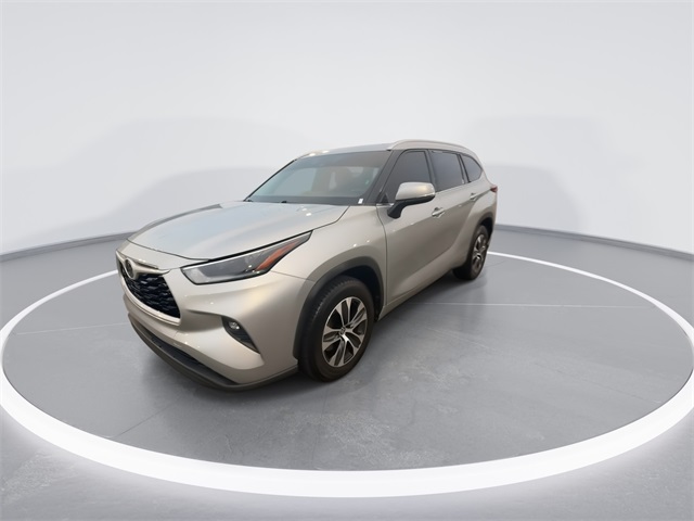 2021 Toyota Highlander XLE photo 4