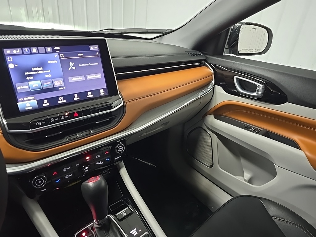 2023 Jeep Compass Limited photo 24