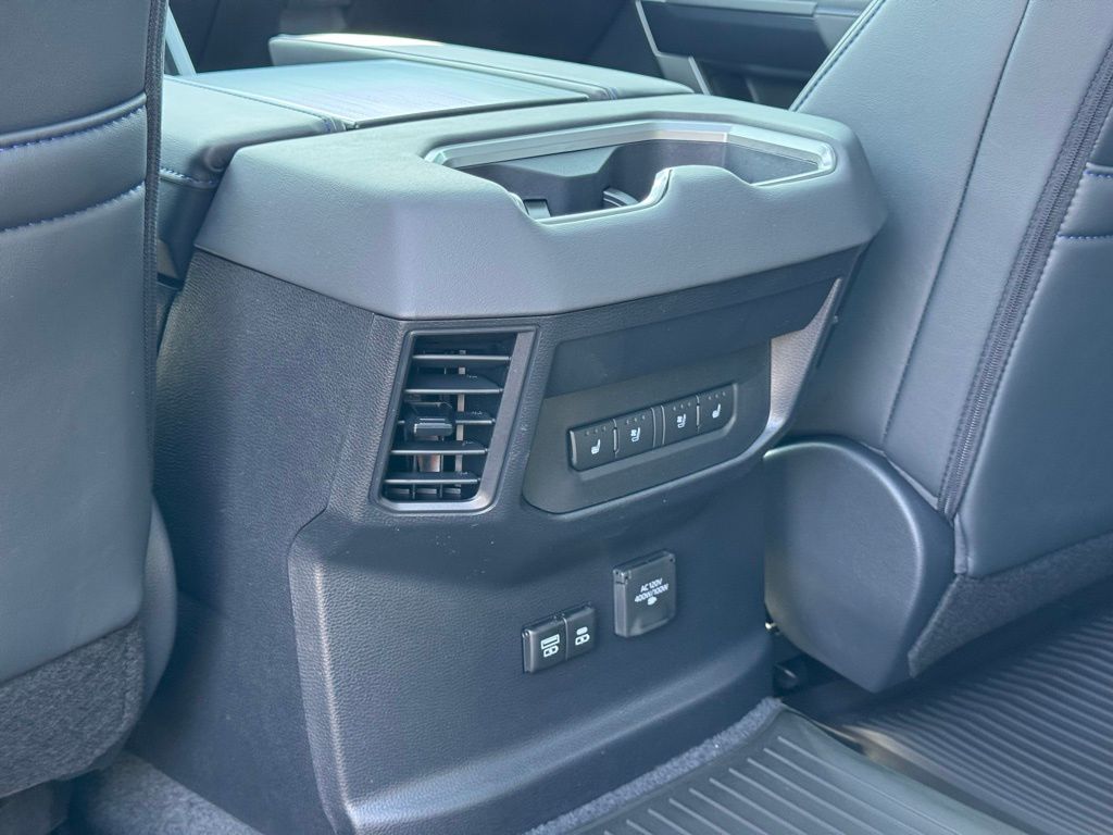 2025 Toyota Tundra Platinum CrewMax photo 10