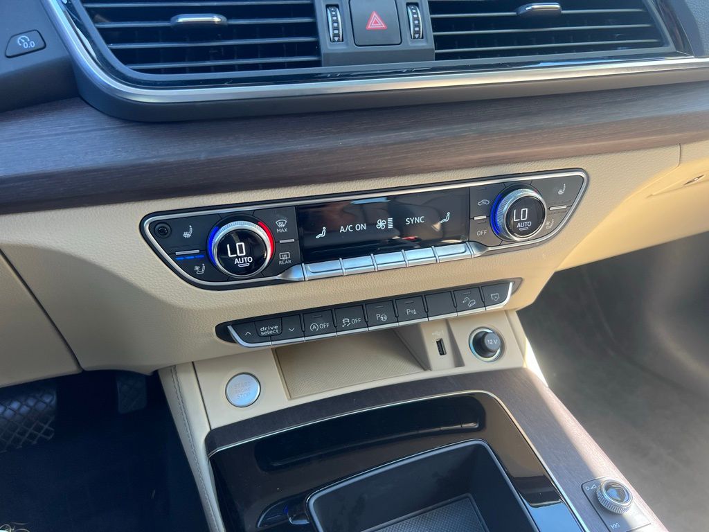 2021 Audi Q5 45 Prestige photo 30