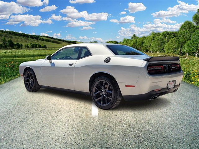 2021 Dodge Challenger SXT photo 3