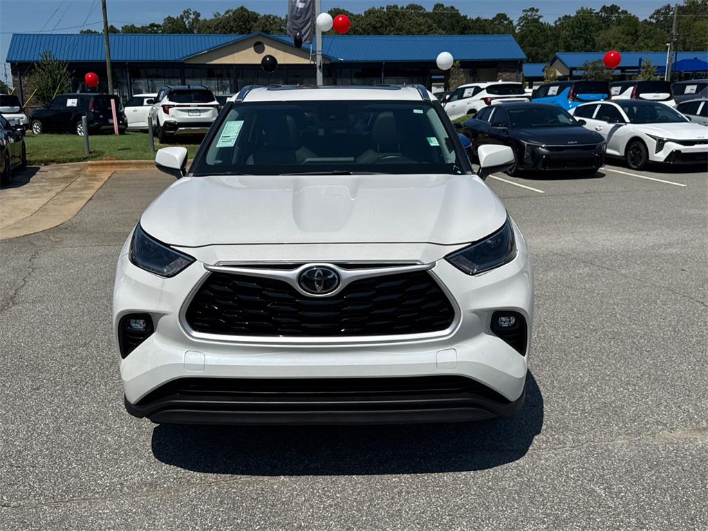 2021 Toyota Highlander XLE photo 8