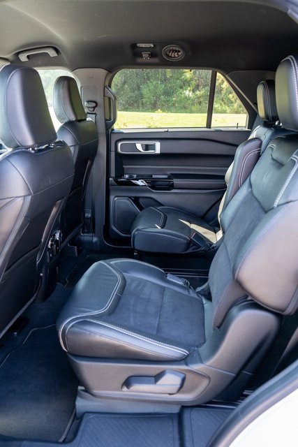 2022 Ford Explorer ST photo 5