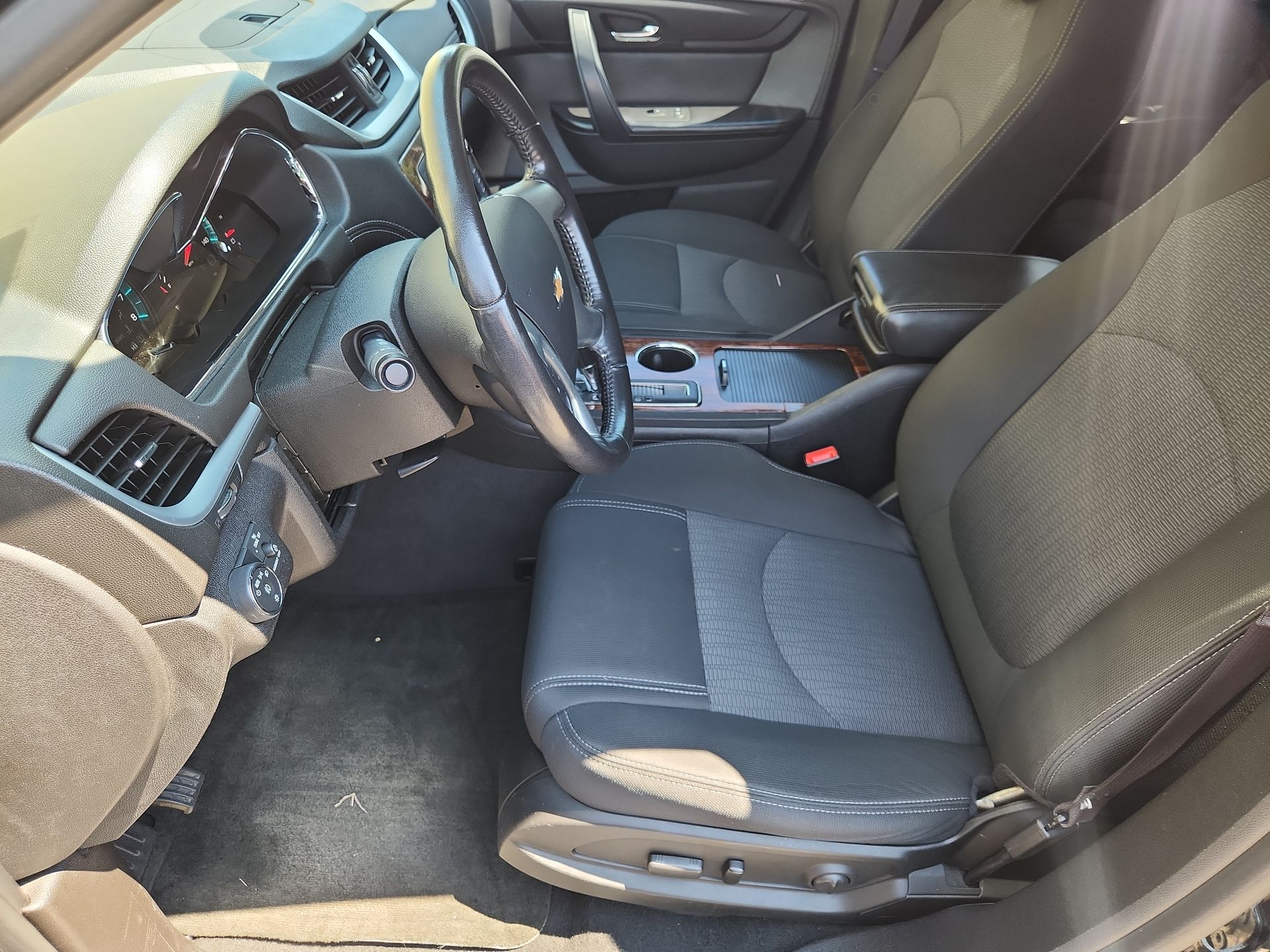 2014 Chevrolet Traverse 1LT photo 17