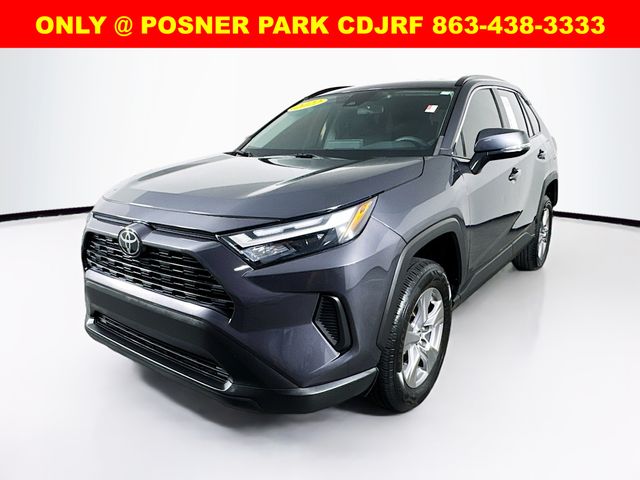 2022 Toyota RAV4 XLE photo 3