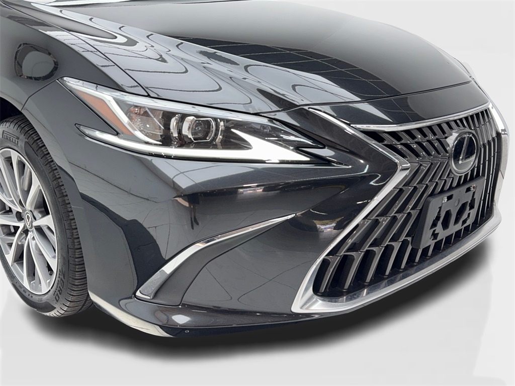 2022 Lexus ES 350 photo 3