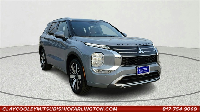 2025 Mitsubishi Outlander SEL's photo