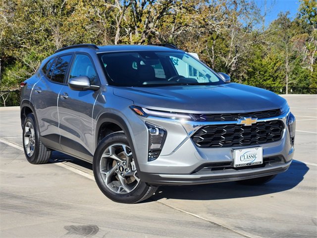2024 Chevrolet Trax LT's photo