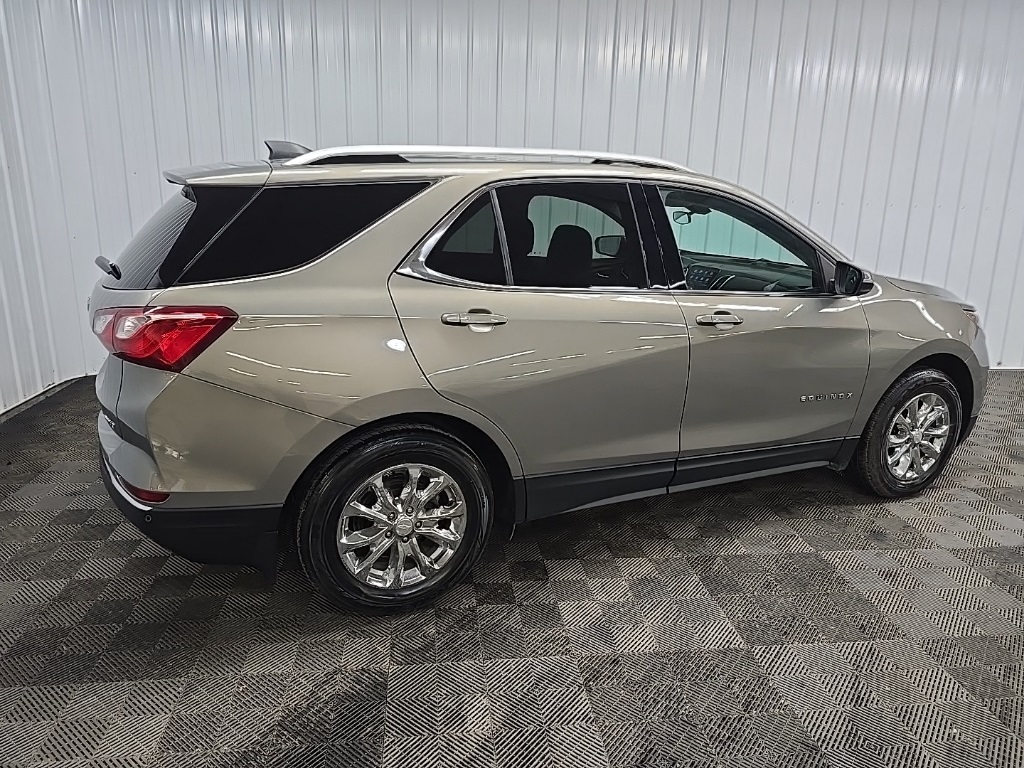 2019 Chevrolet Equinox LT photo 3