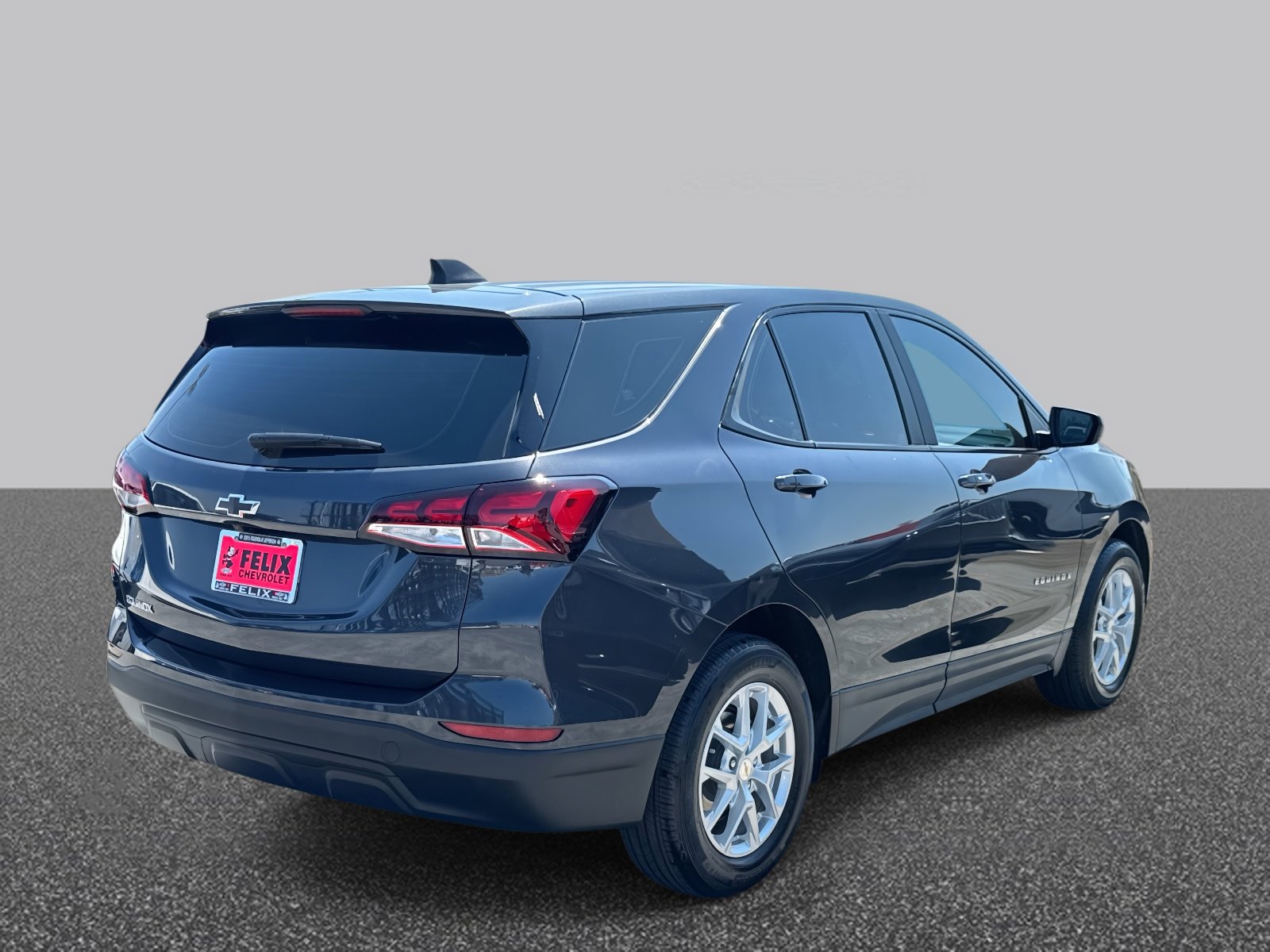 2022 Chevrolet Equinox LS photo 4