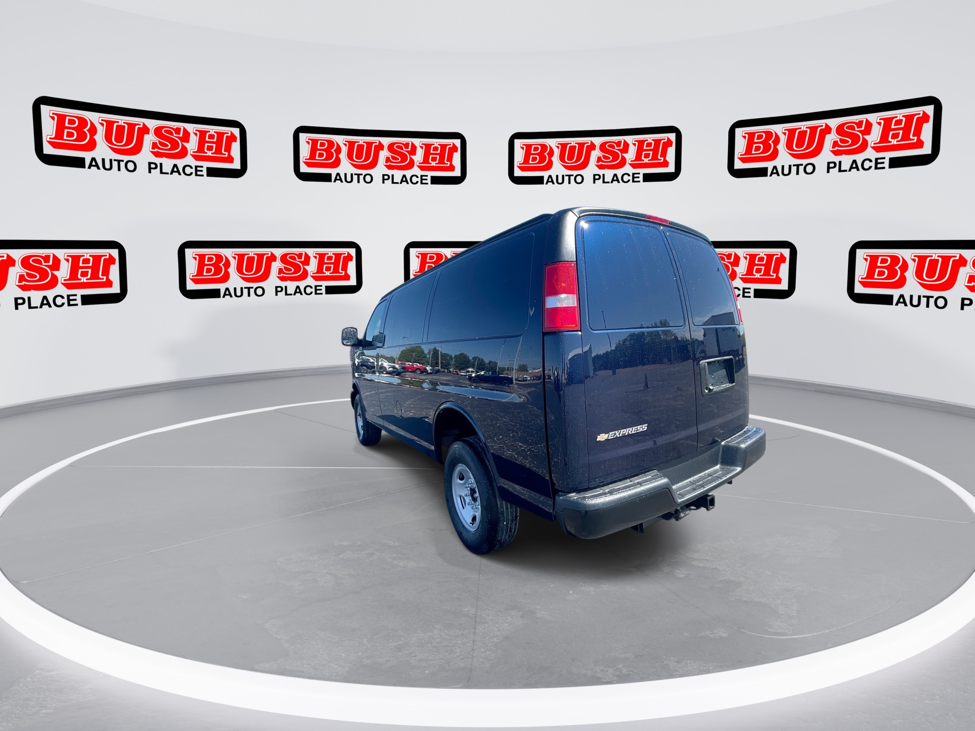 2025 Chevrolet Express Cargo 3500 photo 21