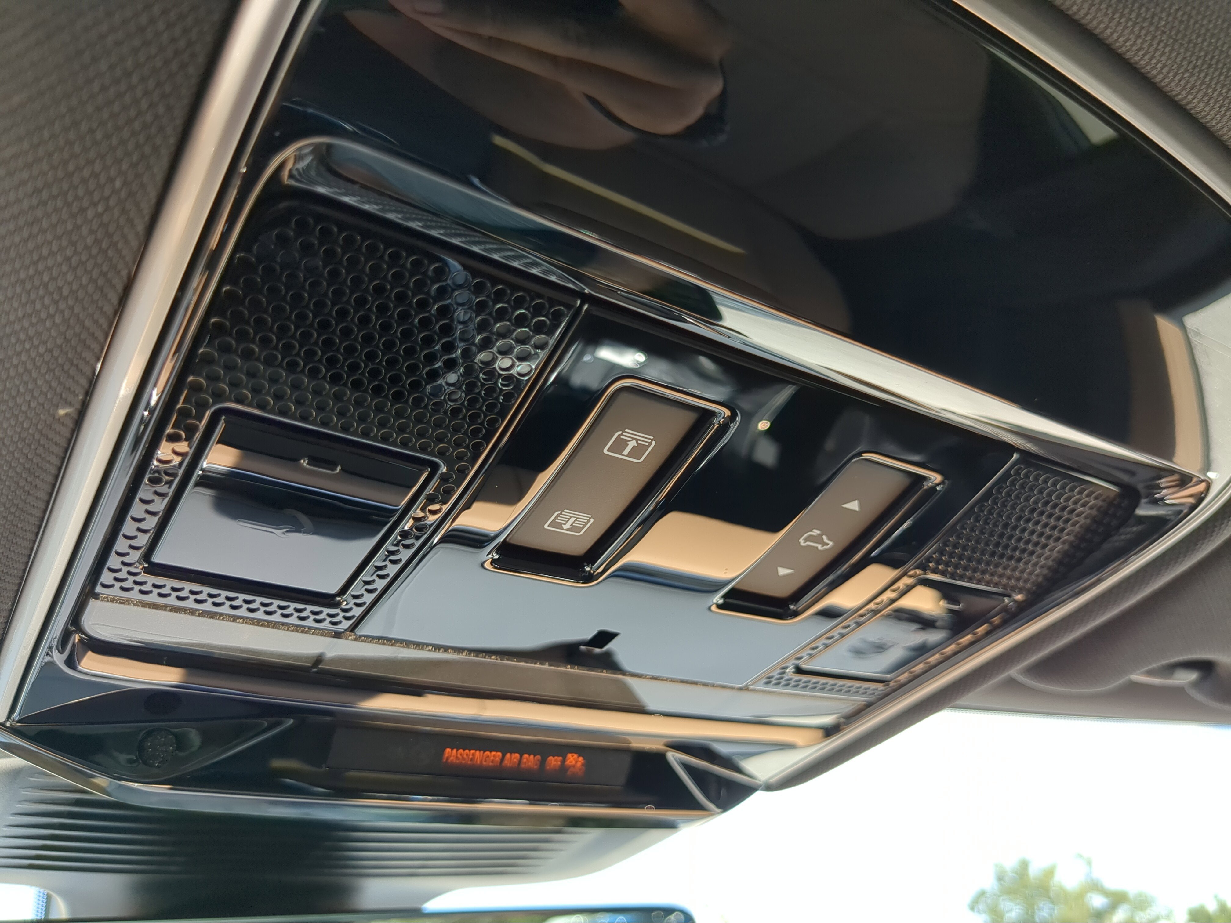 2025 Land Rover Range Rover Sport SE photo 13