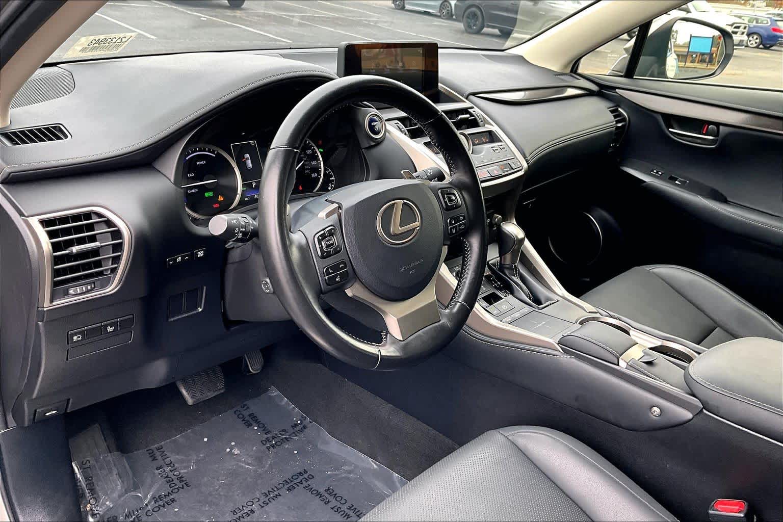 2020 Lexus NX Hybrid 300h - Photo 18