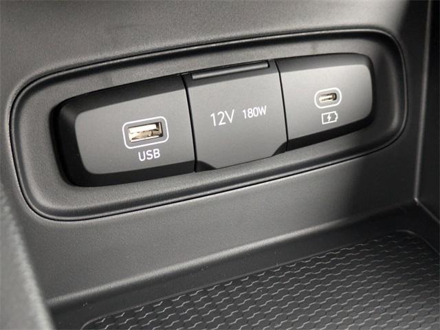 2025 Hyundai Venue SEL photo 20