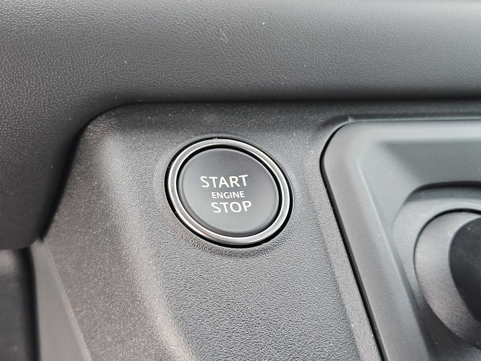 2025 Land Rover Defender 90 X-Dynamic SE photo 18