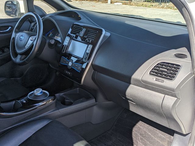 2013 Nissan Leaf SL photo 25